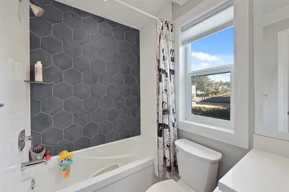 441 East Keith Road, North Vancouver For Sale - image 19