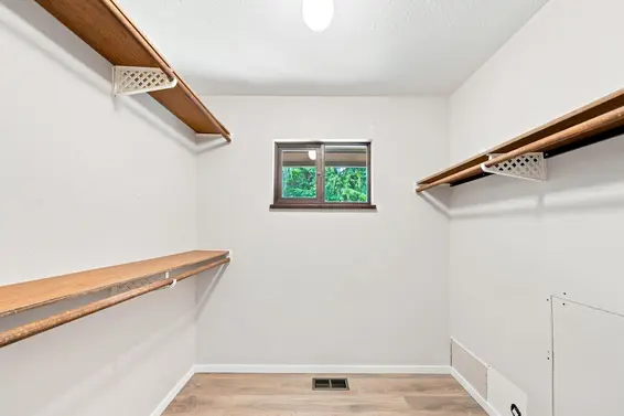 5519 Cliffridge Place, North Vancouver For Sale - image 12