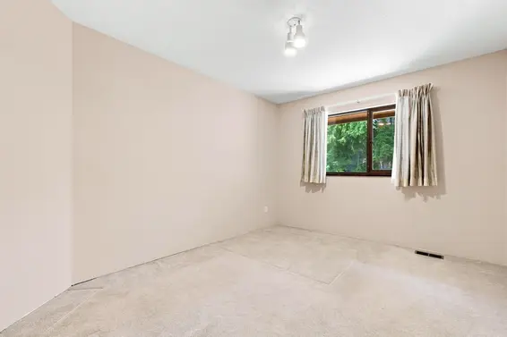 5519 Cliffridge Place, North Vancouver For Sale - image 14