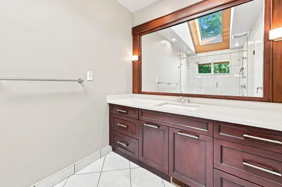 5519 Cliffridge Place, North Vancouver For Sale - image 16