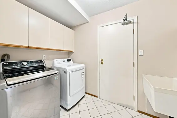5519 Cliffridge Place, North Vancouver For Sale - image 18