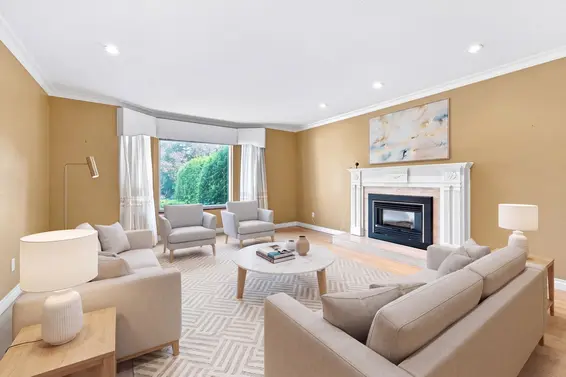 5519 Cliffridge Place, North Vancouver For Sale - image 2