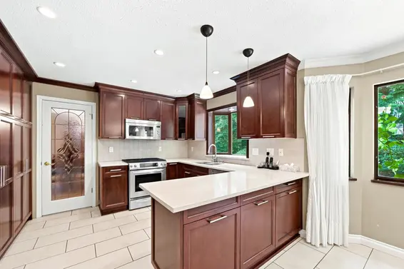 5519 Cliffridge Place, North Vancouver For Sale - image 5