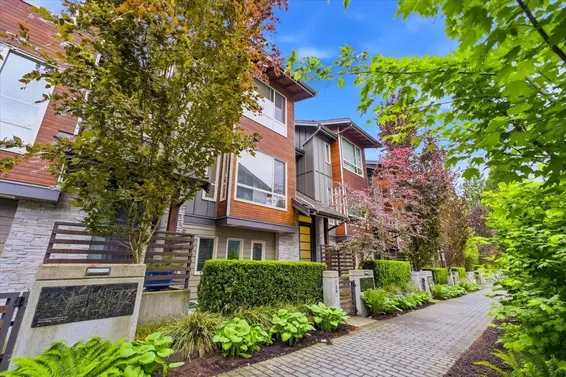 24 897 Premier Street, North Vancouver