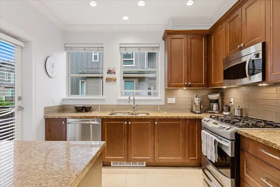 24 897 Premier Street, North Vancouver For Sale - image 5