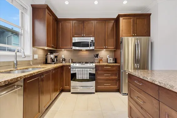 24 897 Premier Street, North Vancouver For Sale - image 7