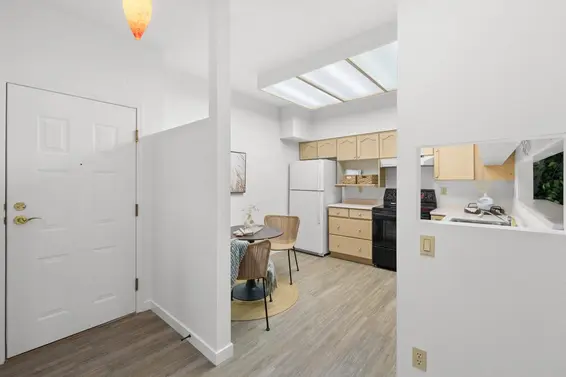 415 121 West 29th Street, North Vancouver For Sale - image 10