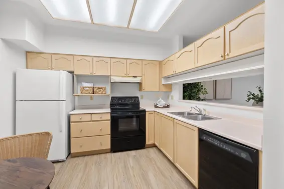 415 121 West 29th Street, North Vancouver For Sale - image 12