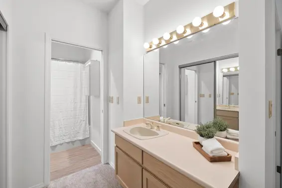 415 121 West 29th Street, North Vancouver For Sale - image 19