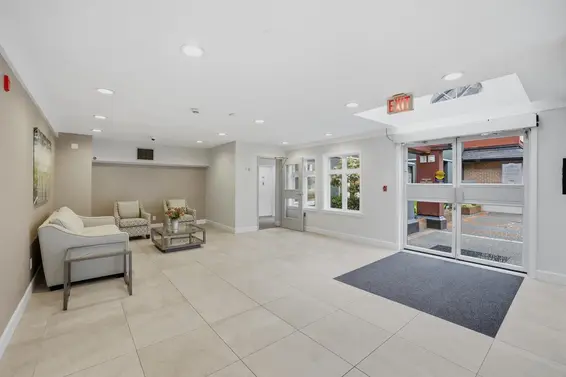 415 121 West 29th Street, North Vancouver For Sale - image 2