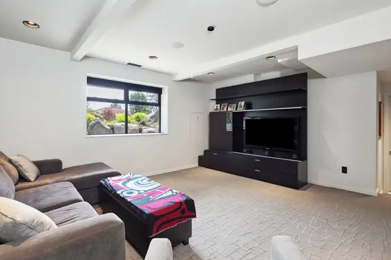 1309 Gordon Avenue, West Vancouver For Sale - image 26