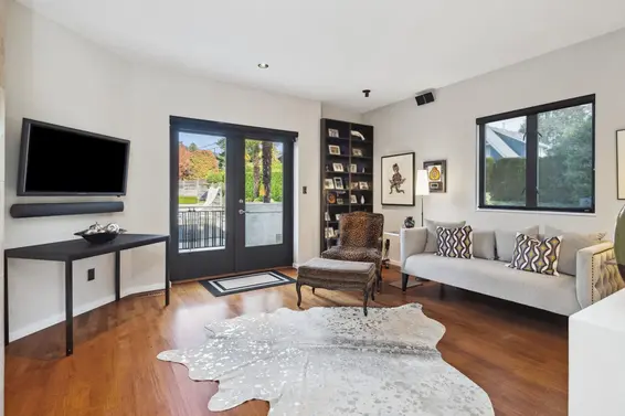 1309 Gordon Avenue, West Vancouver For Sale - image 8