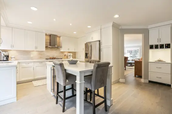 1076 Clements Avenue, North Vancouver For Sale - image 10