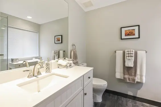 1076 Clements Avenue, North Vancouver For Sale - image 14