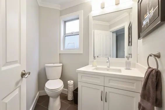 1076 Clements Avenue, North Vancouver For Sale - image 25