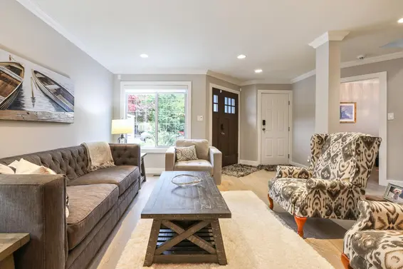 1076 Clements Avenue, North Vancouver For Sale - image 3