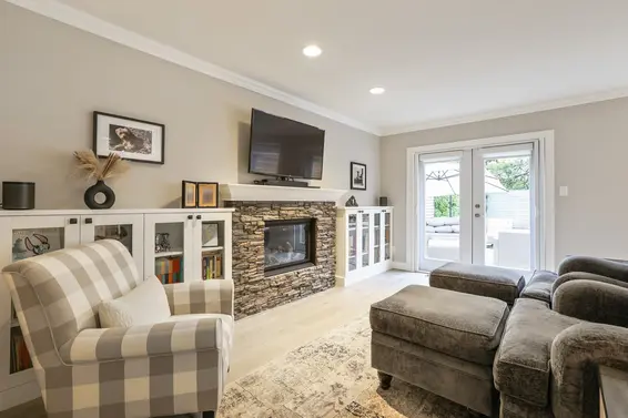 1076 Clements Avenue, North Vancouver For Sale - image 6