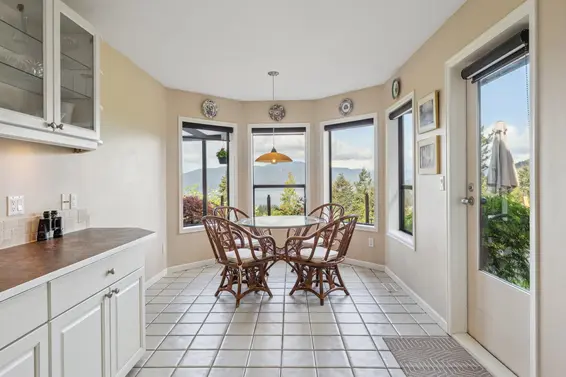 5207 Aspen Drive, West Vancouver For Sale - image 11