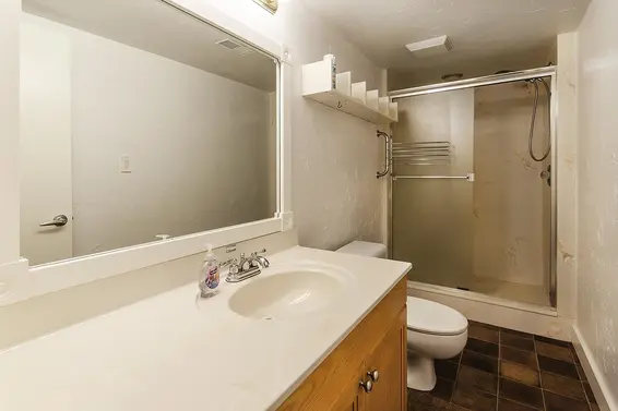 2541 Carnation Street, North Vancouver For Sale - image 10