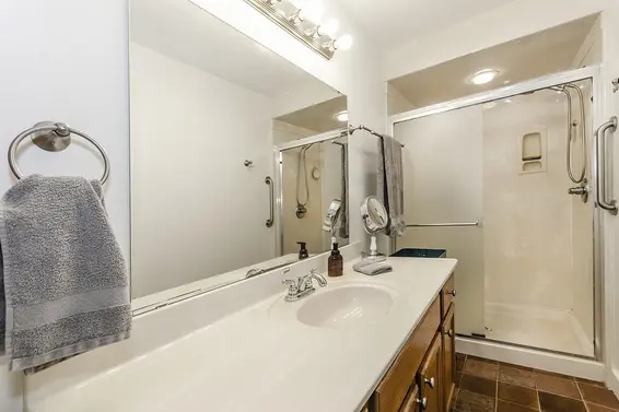2541 Carnation Street, North Vancouver For Sale - image 11