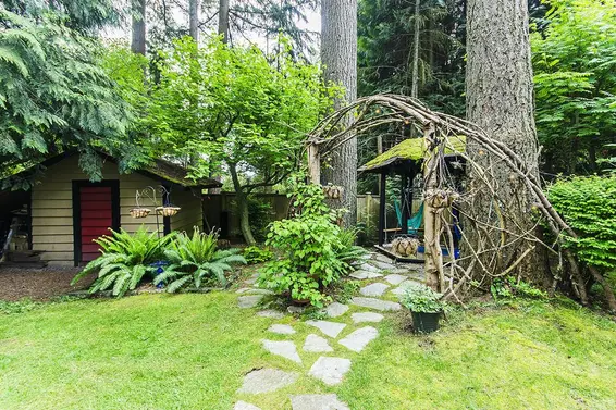 2541 Carnation Street, North Vancouver For Sale - image 25