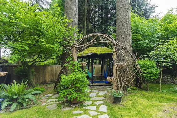 2541 Carnation Street, North Vancouver For Sale - image 34