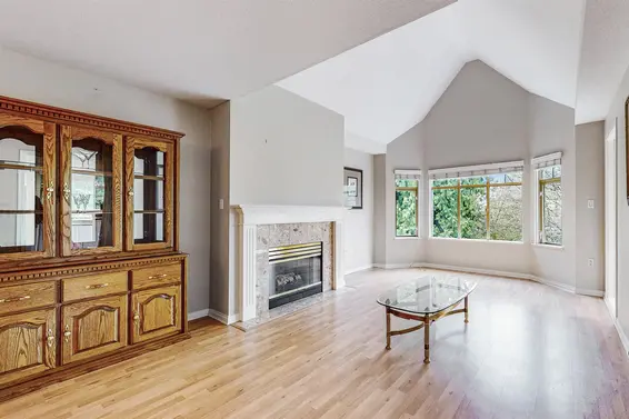 402 2059 Chesterfield Avenue, North Vancouver For Sale - image 9