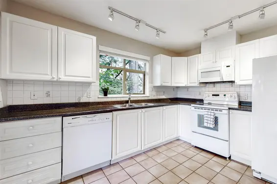 402 2059 Chesterfield Avenue, North Vancouver For Sale - image 21