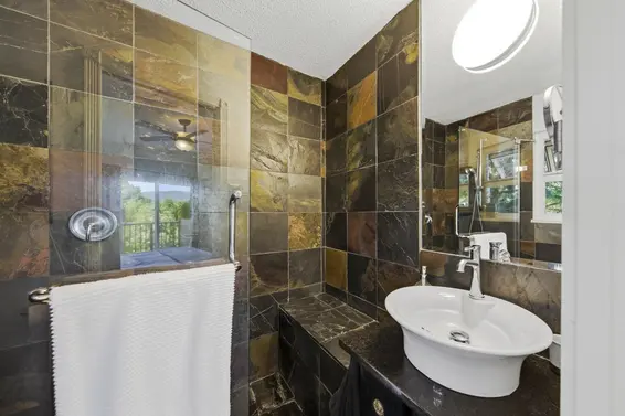 547 Fairway Drive, North Vancouver For Sale - image 15