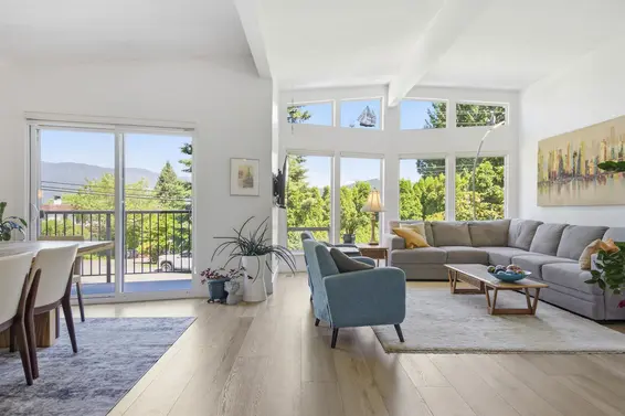 547 Fairway Drive, North Vancouver For Sale - image 3