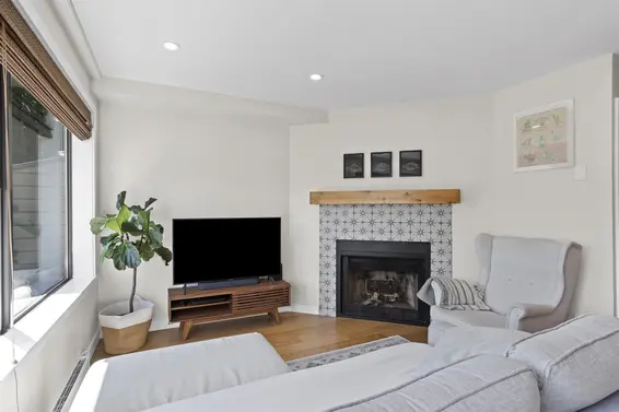 2 2151 Banbury Road, North Vancouver For Sale - image 7