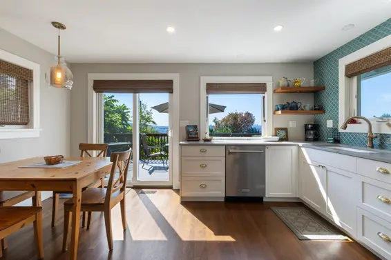859 Calverhall Street, North Vancouver For Sale - image 10