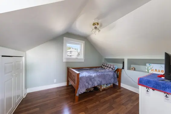 859 Calverhall Street, North Vancouver For Sale - image 18