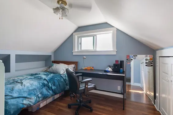 859 Calverhall Street, North Vancouver For Sale - image 20