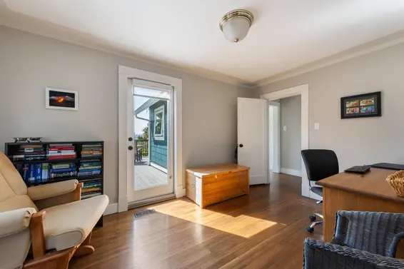 859 Calverhall Street, North Vancouver For Sale - image 8