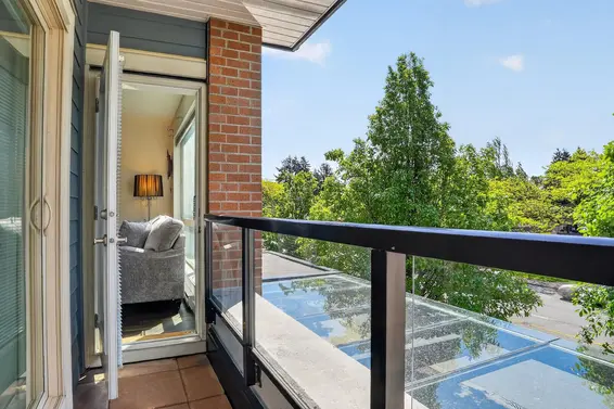 201 1330 Marine Drive, North Vancouver For Sale - image 32