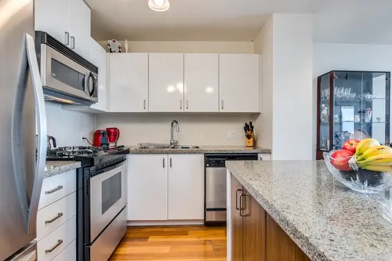 810 175 West 1st Street, North Vancouver For Sale - image 6