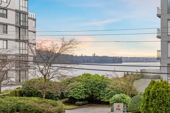 101 2135 Argyle Avenue, West Vancouver For Sale - image 24