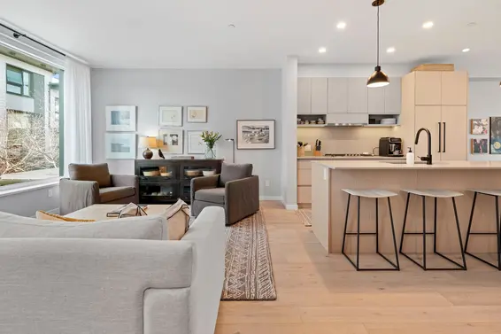 31 528 East 2nd Street, North Vancouver For Sale - image 3