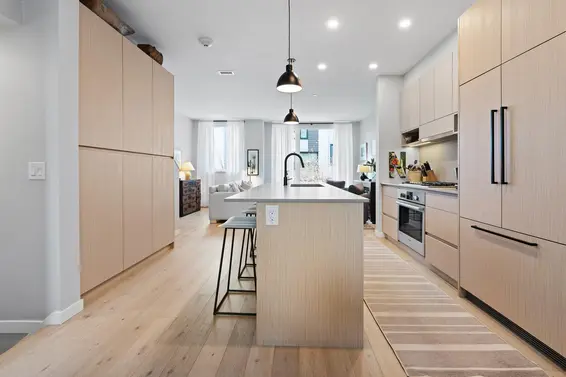 31 528 East 2nd Street, North Vancouver For Sale - image 4