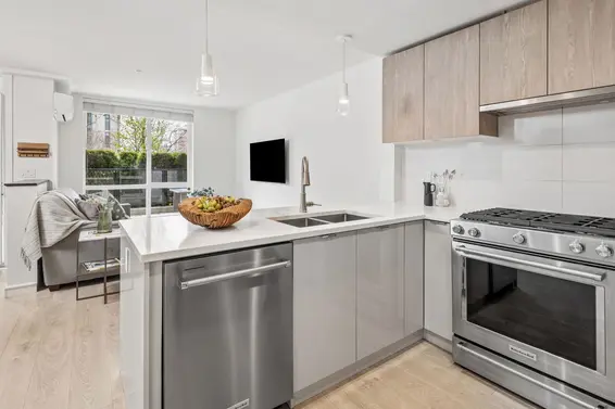 TH4 128 East 8th Street, North Vancouver For Sale - image 11