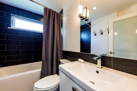 126 East St. James Road, North Vancouver For Sale - image 32