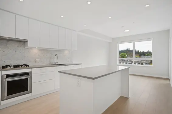 612 110 East 17th Street, North Vancouver
