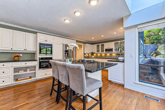 4739 Woodgreen Drive, West Vancouver For Sale - image 11