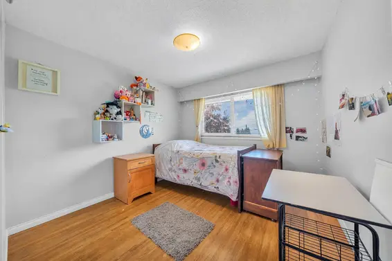 468 Saville Crescent, North Vancouver For Sale - image 10