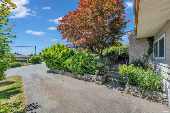 468 Saville Crescent, North Vancouver For Sale - image 34
