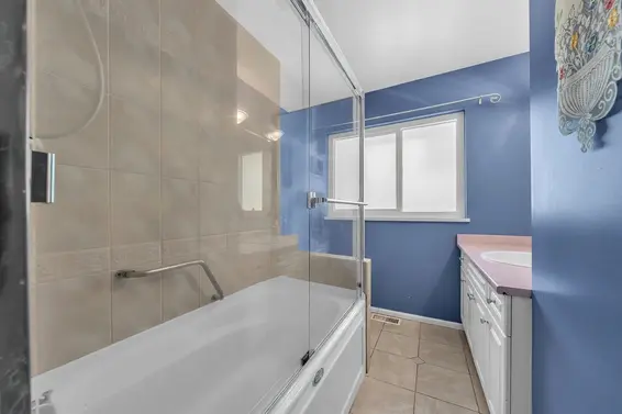 468 Saville Crescent, North Vancouver For Sale - image 5