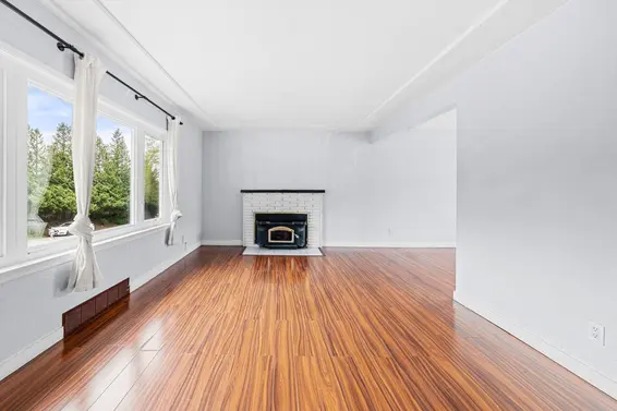 432 West 25th Street, North Vancouver For Sale - image 2