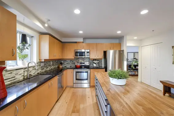 406 108 West Esplanade Street, North Vancouver For Sale - image 9