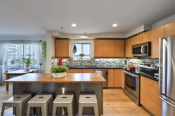 406 108 West Esplanade Street, North Vancouver For Sale - image 2